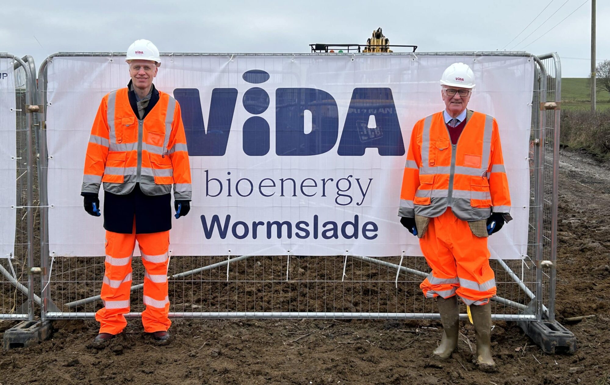 Lars Boetje, CEO of VIDA bioenergy and Mark Newton, representative of the Landowners